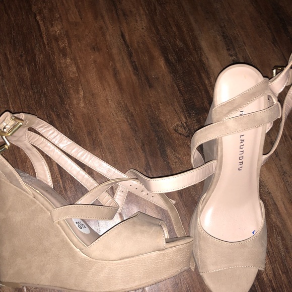 Beige Wedged shoes - Picture 6 of 6